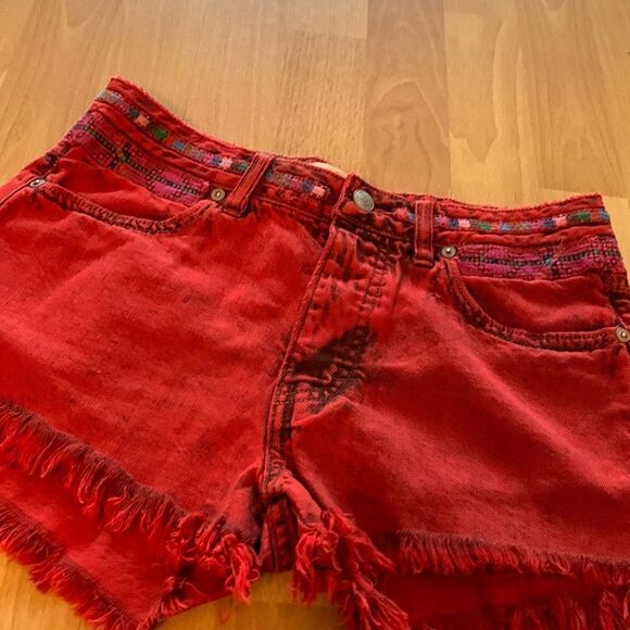 Free People Sunbreak Frayed Denim Shorts - Picture 4 of 9